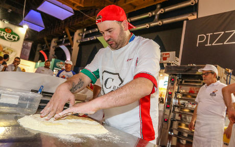 Alfonso Iovieno titolare del Ristorante Pizzeria Cristal di Brescia partecipa al Campionato Mondiale della Pizza a Parma 11-13 Aprile 2016